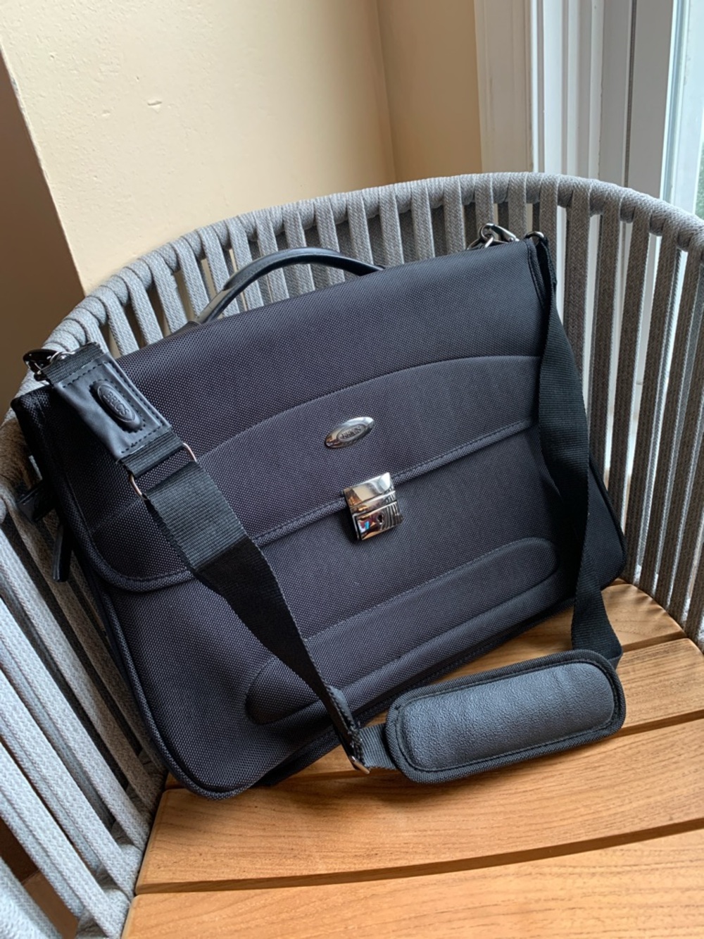 Bric's Black Laptop Messenger Briefcase  Millano with Shoulder Strap